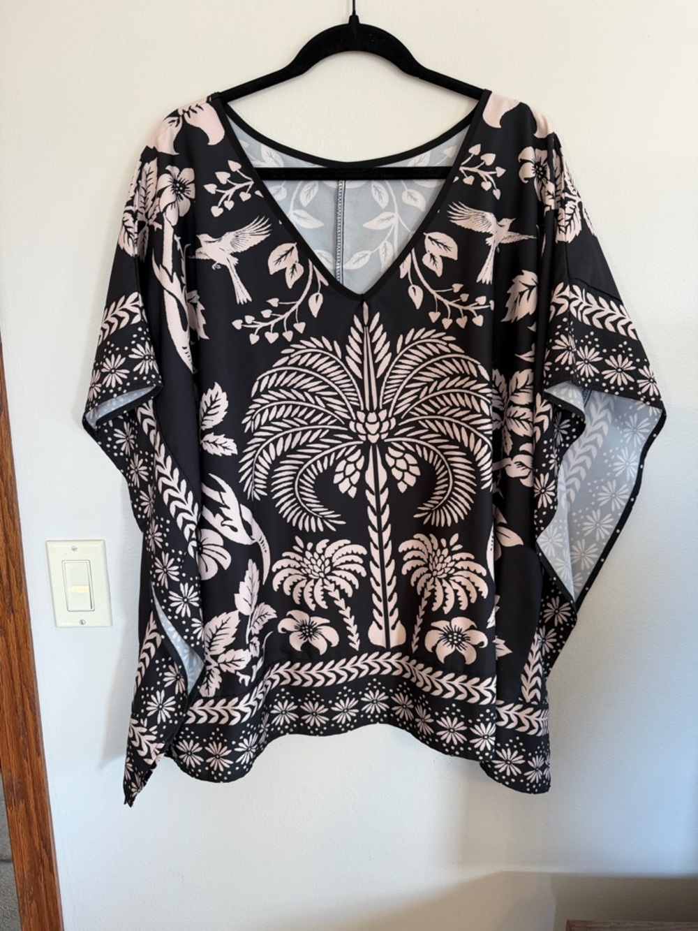 Black Tropical Palm Print Kimono Sleeve Top Flowy Batwing Resort Blouse
